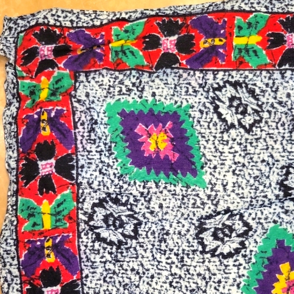 Colorful Geometric Patterned Scarf - Picture 3 of 6
